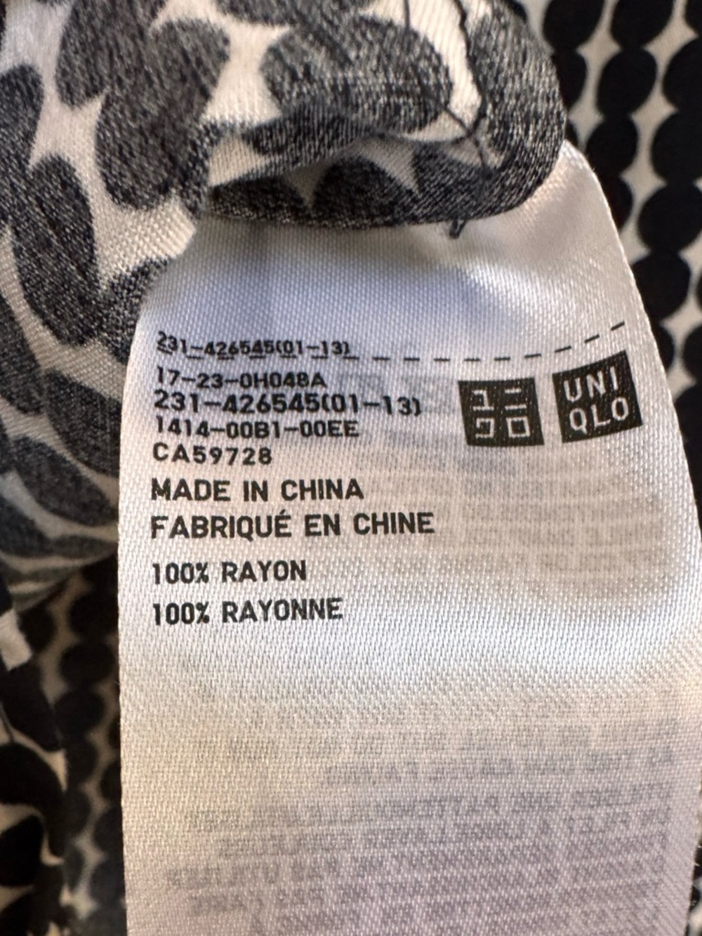 Marimekko x Uniqlo Black and Ivory Mod Dot Patterned Blouse. Size XS - Picture 7 of 7